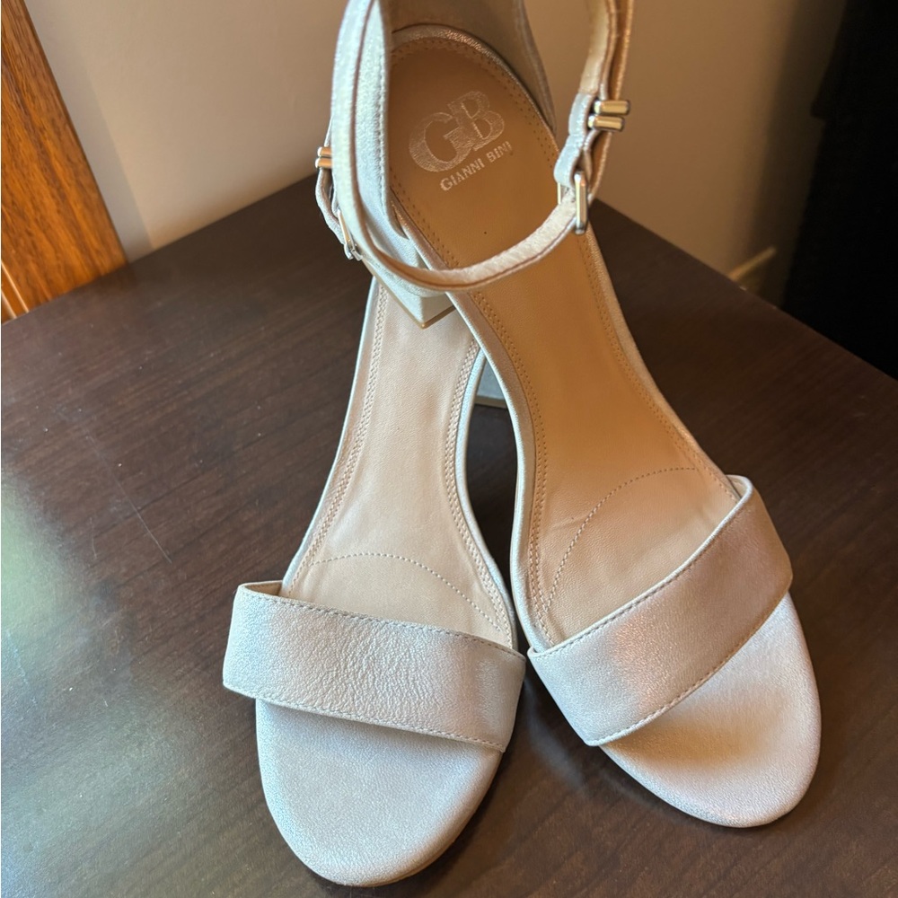 Gianni Bini Women's Elegant Champagne Heels